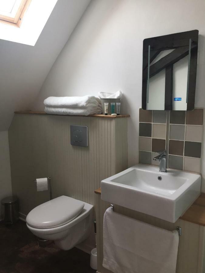 No 3 Route De Lingramiere Bed and Breakfast La Ferte-Mace Exteriör bild